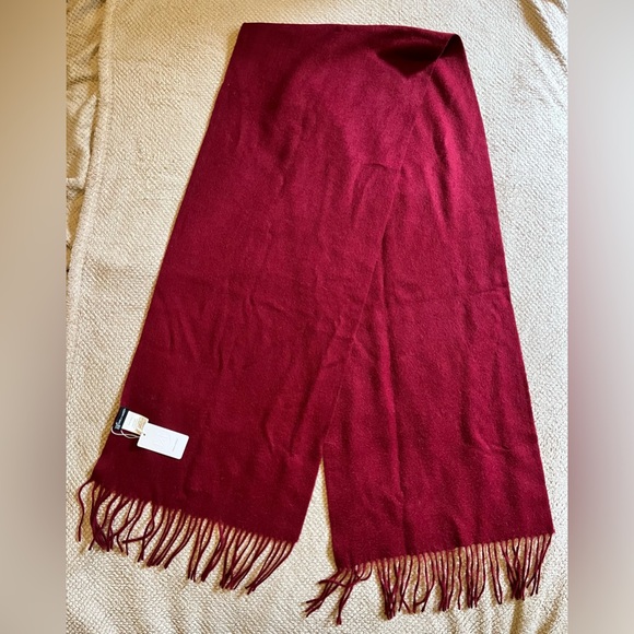NWT KARLA HANSON 100% wool burgundy scarf with fringe, soft and elegant - Picture 8 of 10